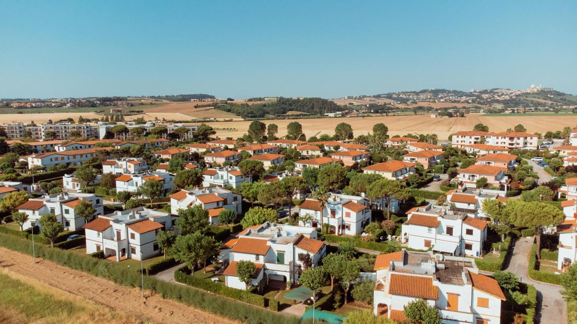 Villaggio Riva Musone Porto Recanati Bagian luar foto